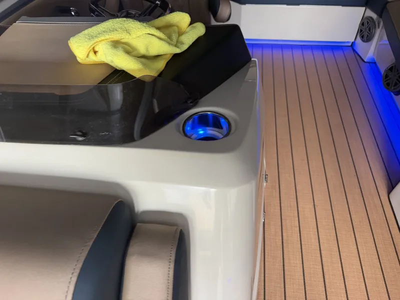 Slide: The Image of Harris Crowne 250 SL Tritoon 2019 - 6848056