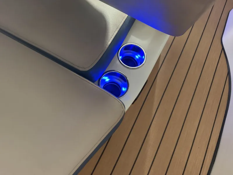 Slide: The Image of Harris Crowne 250 SL Tritoon 2019 - 6848060