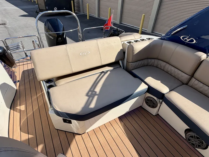 Slide: The Image of Harris Crowne 250 SL Tritoon 2019 - 6847916