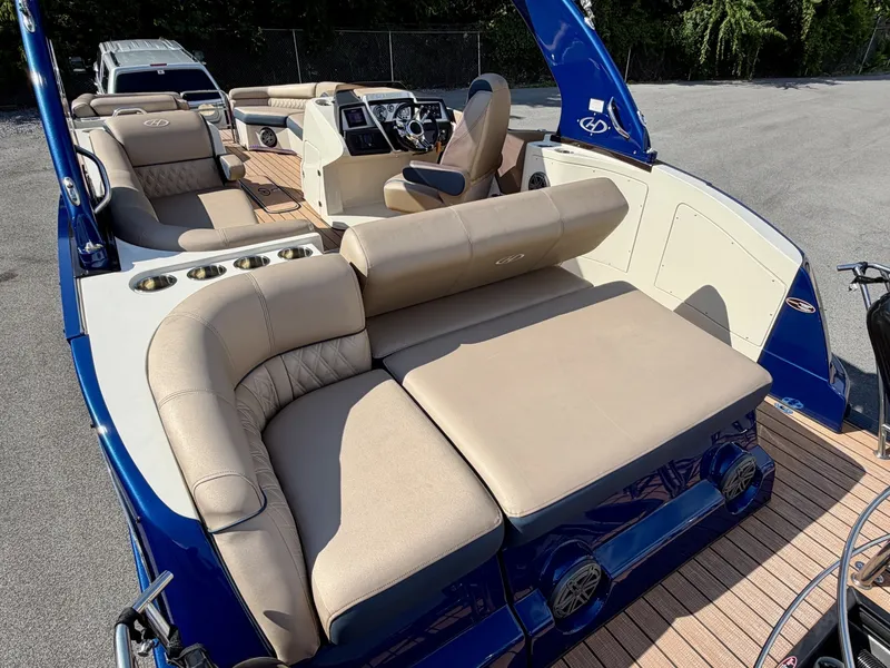 Slide: The Image of Harris Crowne 250 SL Tritoon 2019 - 6847930
