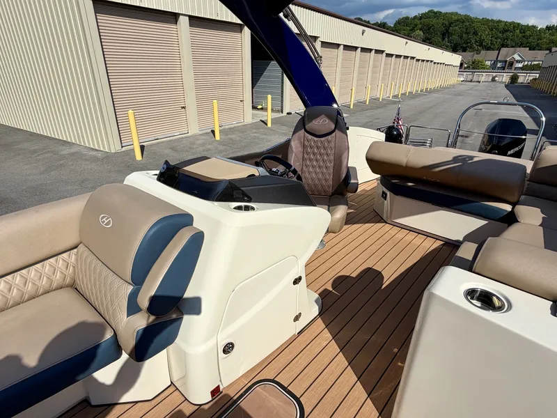 Slide: The Image of Harris Crowne 250 SL Tritoon 2019 - 6847878