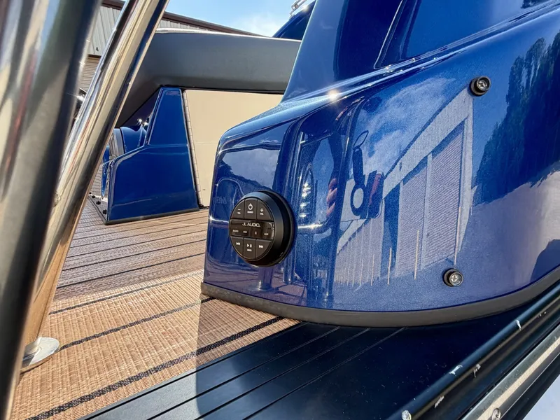Slide: The Image of Harris Crowne 250 SL Tritoon 2019 - 6847938