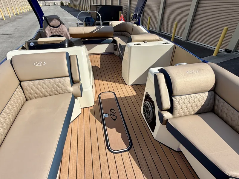 Slide: The Image of Harris Crowne 250 SL Tritoon 2019 - 6847877
