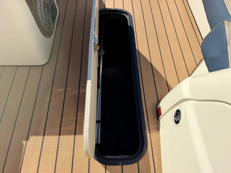 Slide: The Image of Harris Crowne 250 SL Tritoon 2019 - 6847913