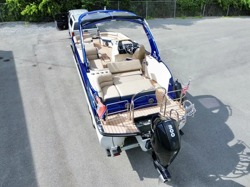 Slide: The Image of Harris Crowne 250 SL Tritoon 2019 - 6848068