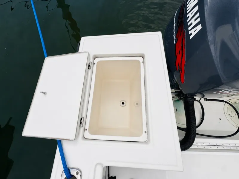 Slide: The Image of Regulator Marine Center Console 23 2000 - 6847757