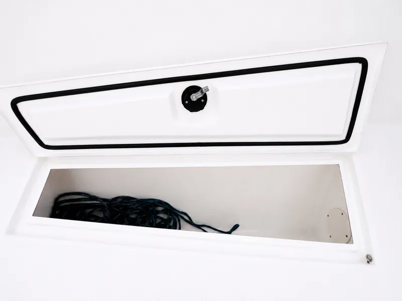 Slide: The Image of Regulator Marine Center Console 23 2000 - 6847770