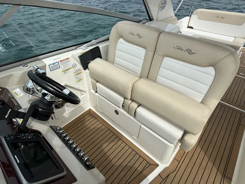 Slide: The Image of Sea Ray 370 Venture 2013 - 6847985