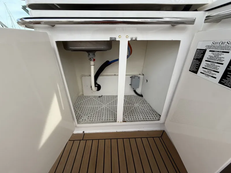 Slide: The Image of Sea Ray 370 Venture 2013 - 6848029