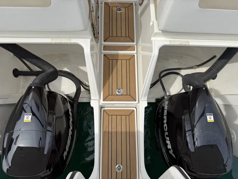Slide: The Image of Sea Ray 370 Venture 2013 - 6848001