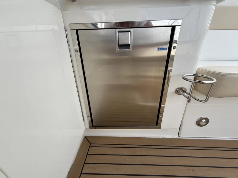 Slide: The Image of Sea Ray 370 Venture 2013 - 6848027