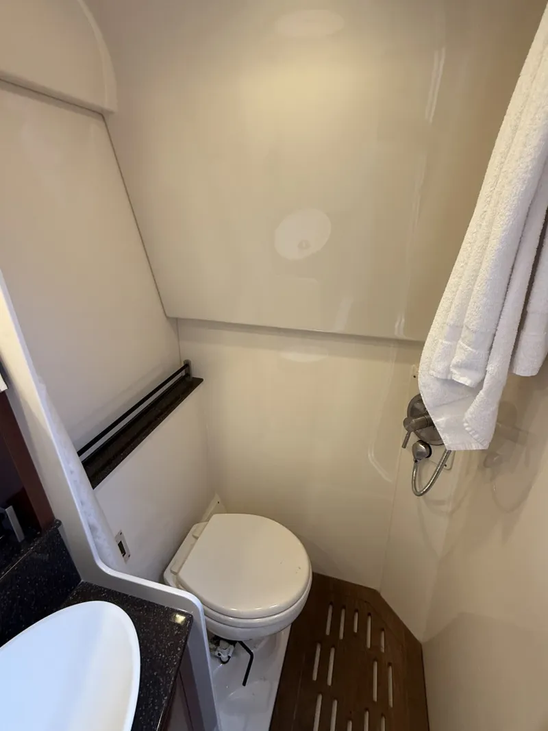 Slide: The Image of Sea Ray 370 Venture 2013 - 6848021