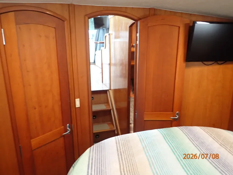 Slide: The Image of 40' Mainship master stateroom aft - 6848130