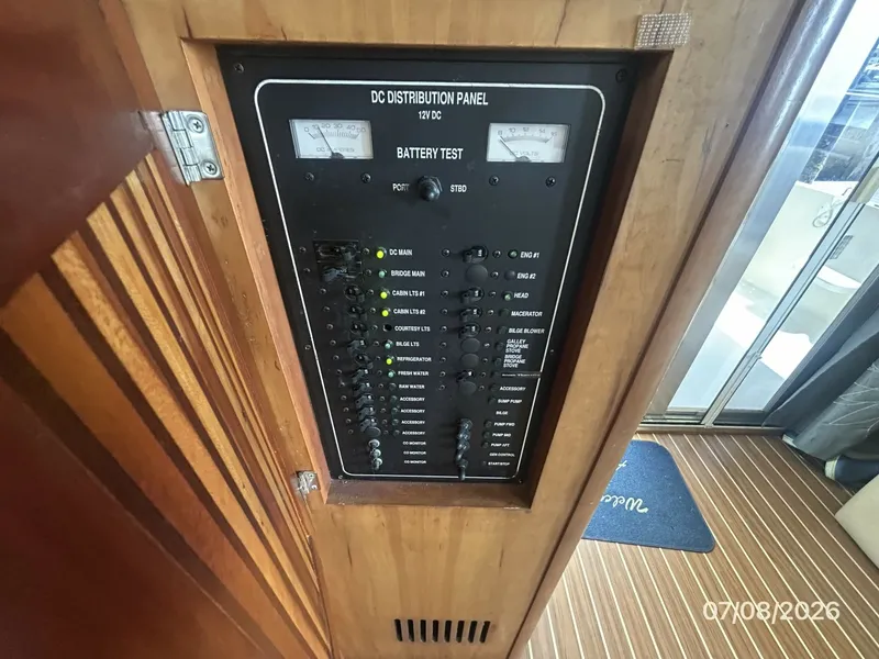 Slide: The Image of 40' Mainship electrical panel1 - 6848094