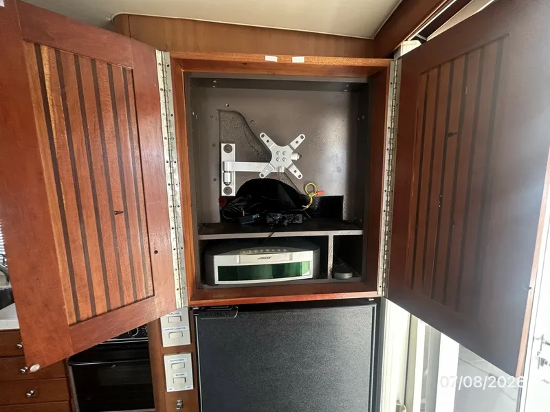 Slide: The Image of 40' Mainship salon entertainment cabinet - 6848140