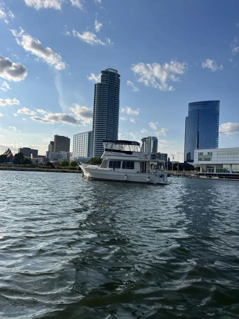 Slide: The Image of 40' Mainship port aft profile1 - 7088138