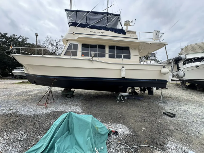 Slide: The Image of 40' Mainship hauled out - 6915925