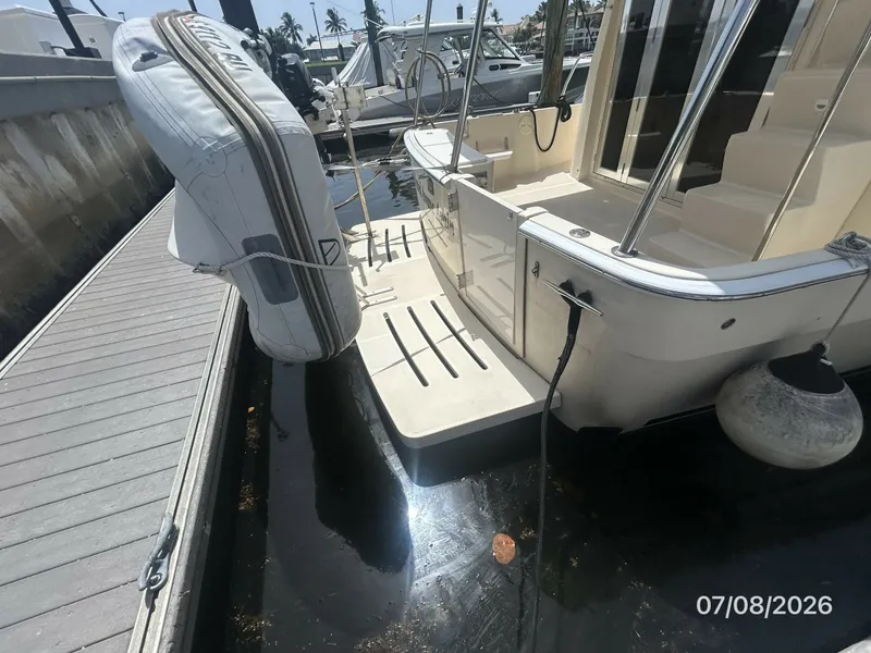 Slide: The Image of 40' Mainship swimplatform - 6848169