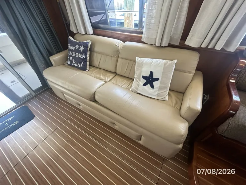 Slide: The Image of 40' Mainship salon port aft seating1 - 6848142