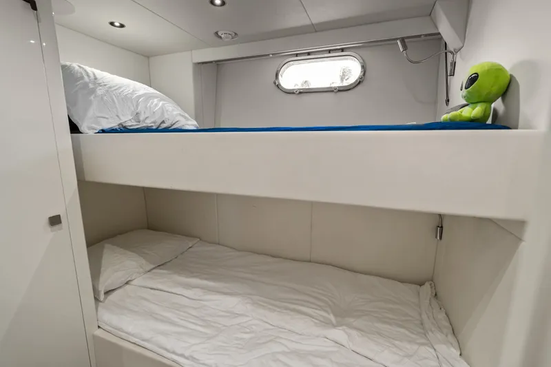 Slide: The Image of Sunseeker 95 Yacht 2024 - 7463053