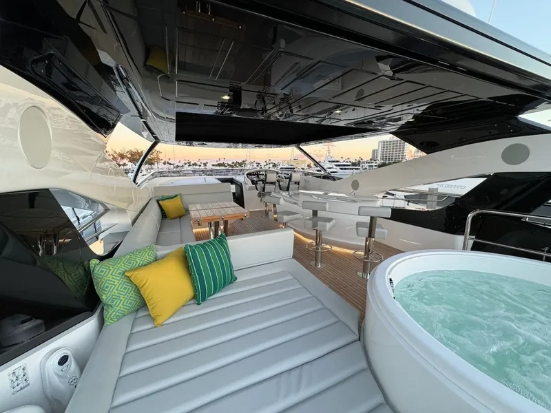 Slide: The Image of Sunseeker 95 Yacht 2024 - 6848756