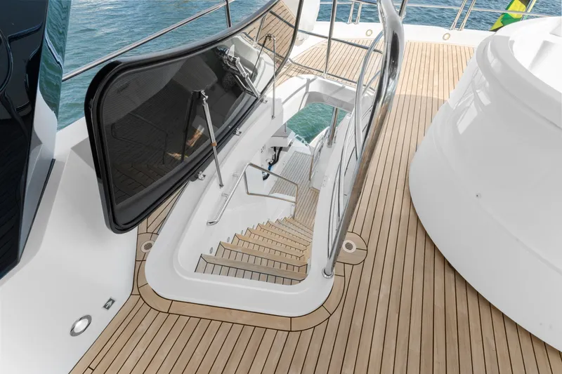 Slide: The Image of Sunseeker 95 Yacht 2024 - 7462867