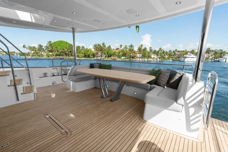 Slide: The Image of Sunseeker 95 Yacht 2024 - 7462877