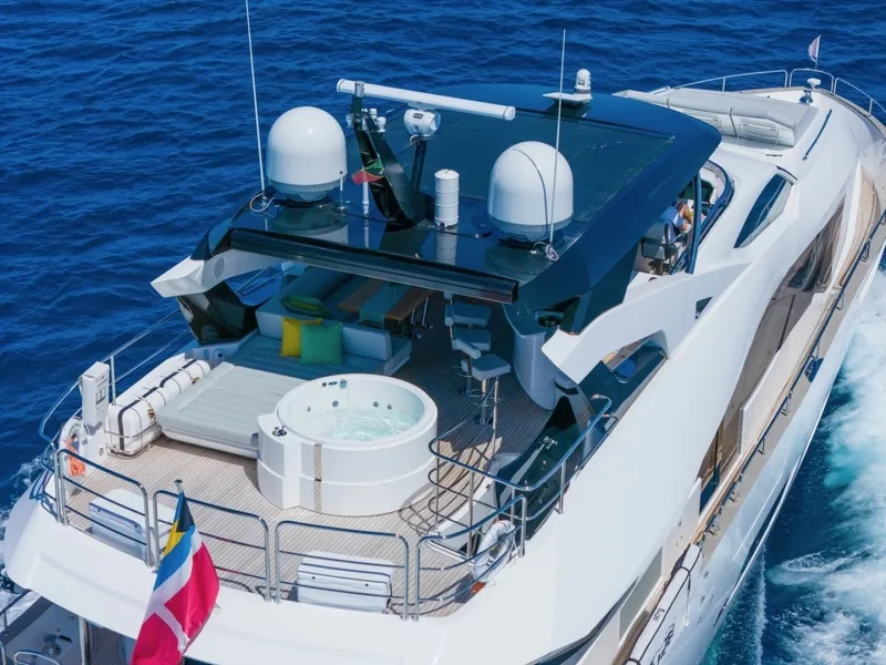 Slide: The Image of Sunseeker 95 Yacht 2024 - 6848729