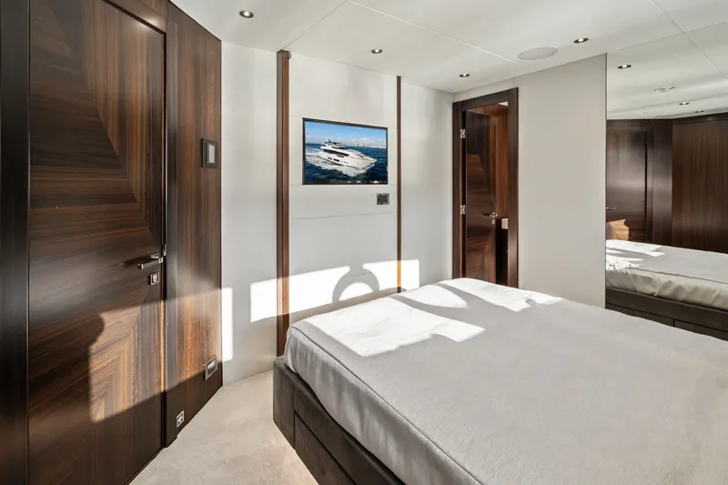 Slide: The Image of Sunseeker 95 Yacht 2024 - 7463034