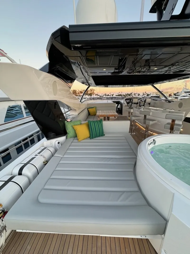 Slide: The Image of Sunseeker 95 Yacht 2024 - 6848755