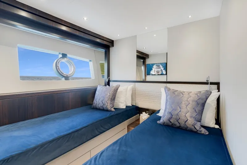Slide: The Image of Sunseeker 95 Yacht 2024 - 6848751