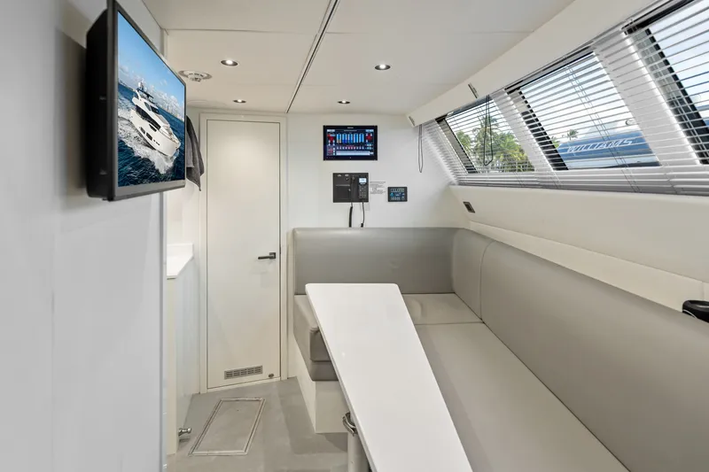 Slide: The Image of Sunseeker 95 Yacht 2024 - 7463052