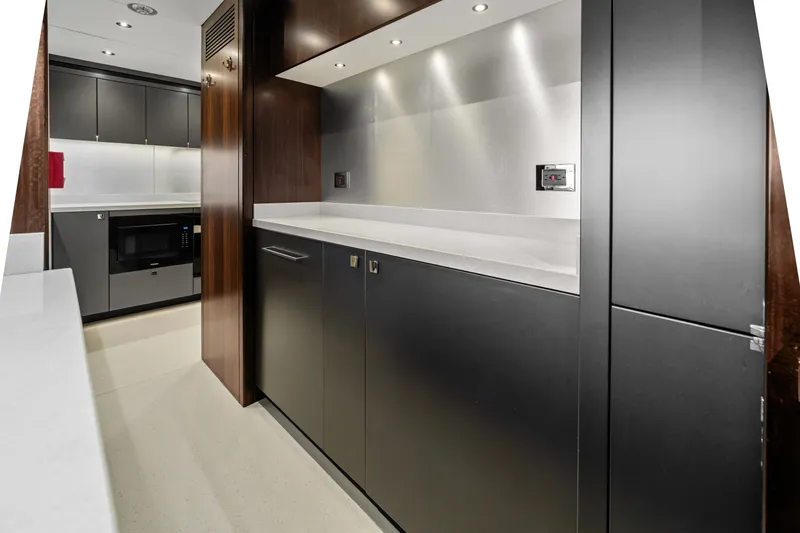 Slide: The Image of Sunseeker 95 Yacht 2024 - 7462963