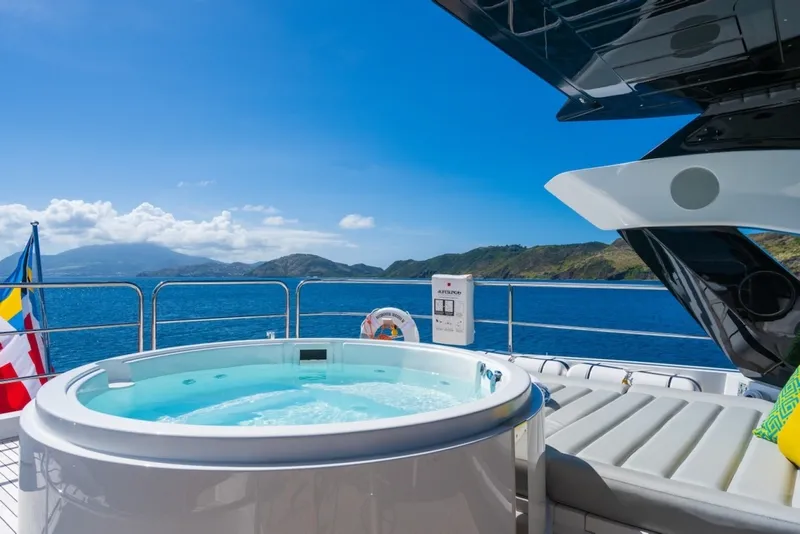 Slide: The Image of Sunseeker 95 Yacht 2024 - 6848760