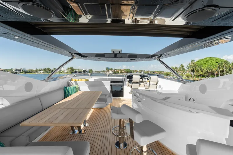 Slide: The Image of Sunseeker 95 Yacht 2024 - 7462870