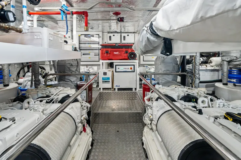 Slide: The Image of Sunseeker 95 Yacht 2024 - 7463058