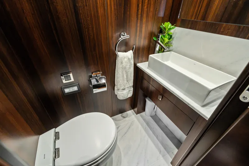Slide: The Image of Sunseeker 95 Yacht 2024 - 7462978