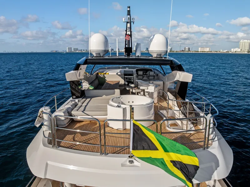 Slide: The Image of Sunseeker 95 Yacht 2024 - 7462860