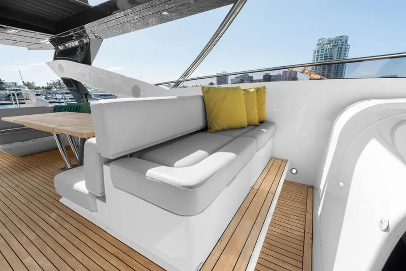 Slide: The Image of Sunseeker 95 Yacht 2024 - 7462874
