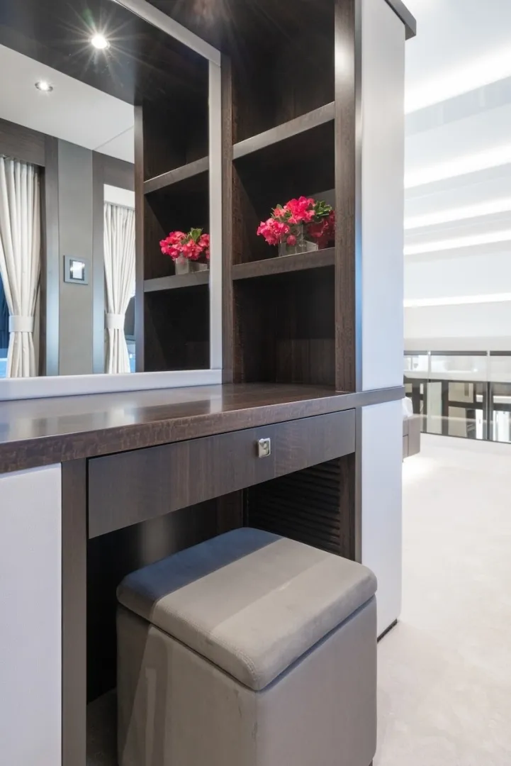 Slide: The Image of Sunseeker 95 Yacht 2024 - 6848745