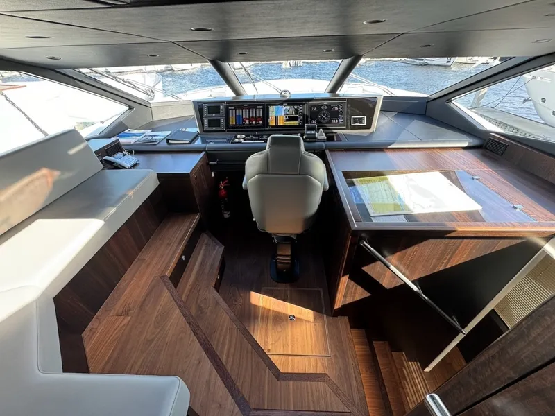 Slide: The Image of Sunseeker 95 Yacht 2024 - 6848752