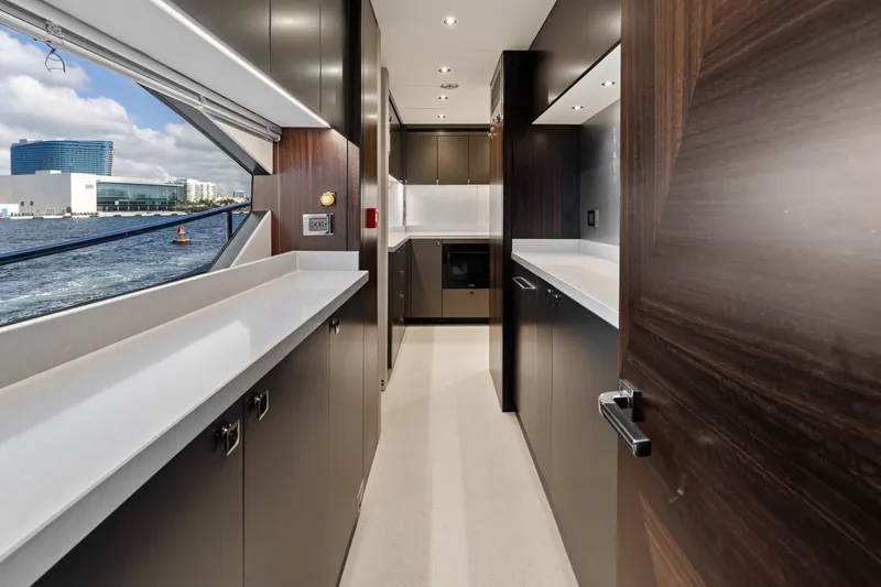 Slide: The Image of Sunseeker 95 Yacht 2024 - 7462958