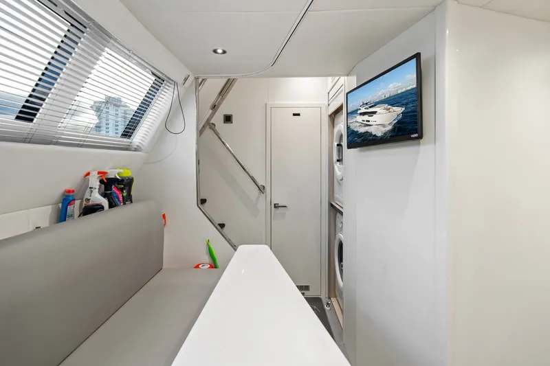 Slide: The Image of Sunseeker 95 Yacht 2024 - 7463051