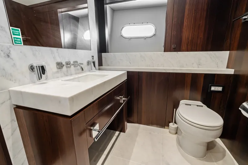 Slide: The Image of Sunseeker 95 Yacht 2024 - 7463049