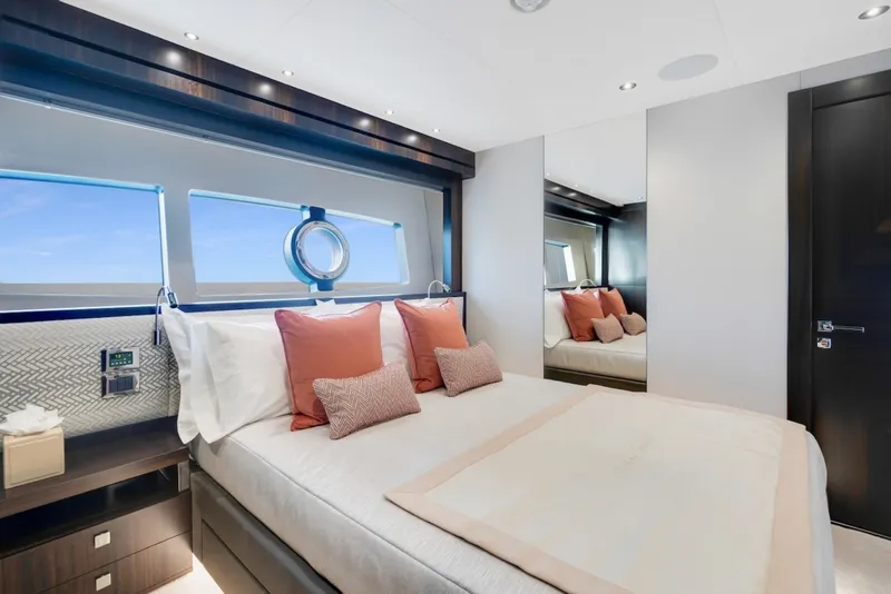 Slide: The Image of Sunseeker 95 Yacht 2024 - 6848747