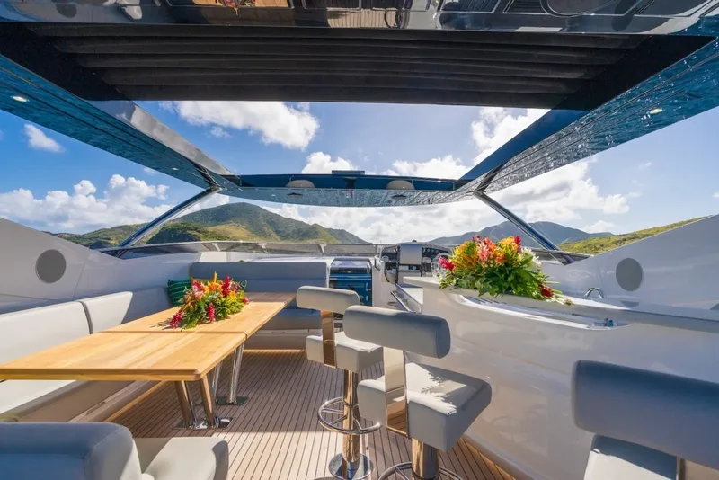 Slide: The Image of Sunseeker 95 Yacht 2024 - 6848766
