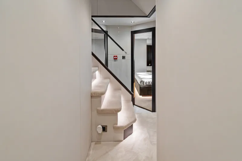 Slide: The Image of Sunseeker 95 Yacht 2024 - 7463032