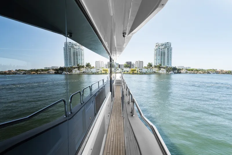 Slide: The Image of Sunseeker 95 Yacht 2024 - 7462878