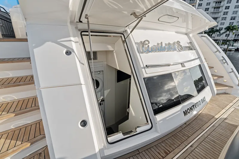 Slide: The Image of Sunseeker 95 Yacht 2024 - 7463050