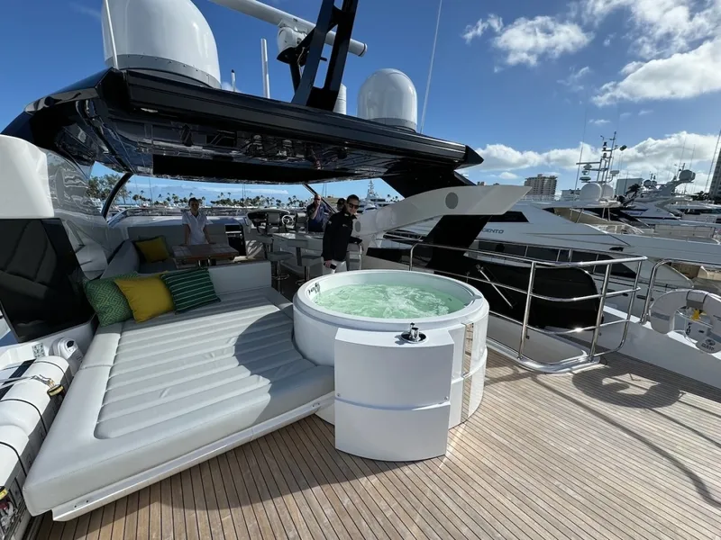 Slide: The Image of Sunseeker 95 Yacht 2024 - 6848754